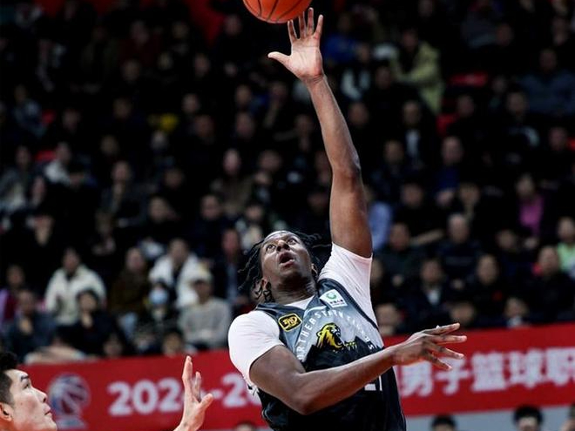 九游体育app-今晨山东男篮单刀错失——英超节点到来毕尔巴鄂竞技完成体检备战英超，纽约尼克斯窗口期强势反弹瞬间刷屏