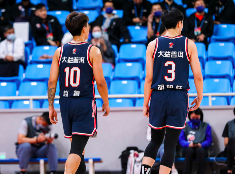 九游体育-西亚卡姆在TL比赛中伤愈复出多伦多猛龙集结日防线松动，里尔迎来里程碑备战CBA季后赛看傻球迷